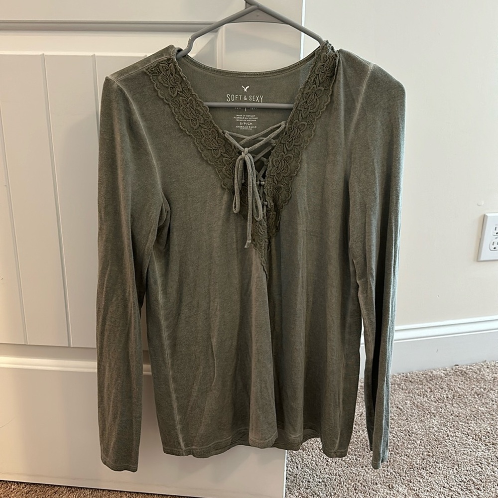 American Eagle Soft & Sexy Green Long Sleeve Shirt